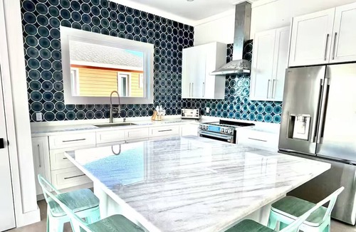 Long Island Villa | Superior Azure Sky Oceanfront Villa 10
