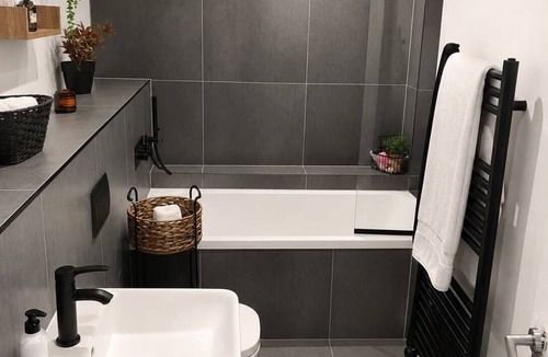 Cobham Apartment | Surrey Hills Luxury