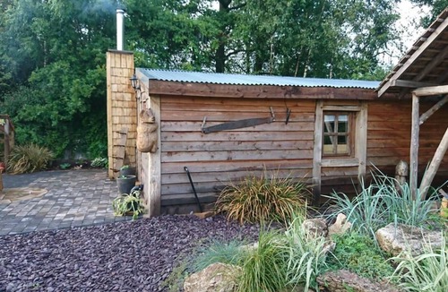 Hatherton House | Sutton Coldfield 2-Bed Caravan, Parking & Bar-B-Q