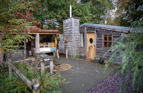 Hatherton House | Sutton Coldfield 2-bed Caravan, Parking & Bar-b-q