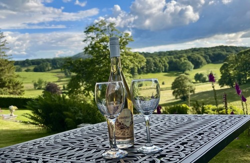 Near Sawrey Apartment | Swallows Loft. A Lakeland retreat, fabulous views & fell walks from the door, EV