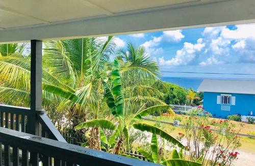 Rainbow Bay House | Sweet Merlot - A Family Rental with a Pool & walking distance to Twin beach