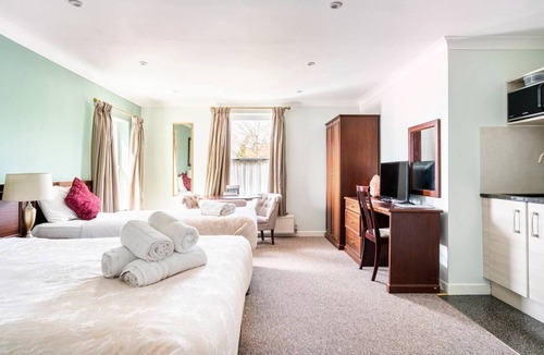 Summertown Bed & Breakfast | t Family room close to Summertown