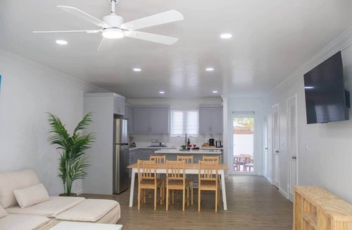 Coral Harbour Apartment | Tangerine Sunsets Blue Marlin