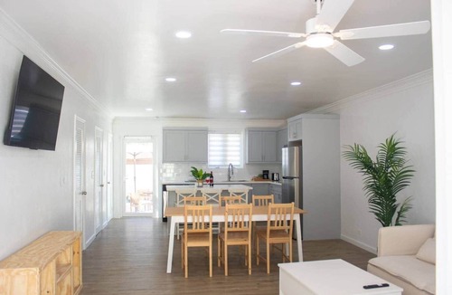 Coral Harbour Apartment | Tangerine Sunsets Green Marlin