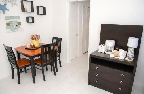 Nassau House | Tangerine Sunsets Skylark