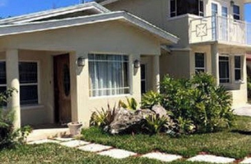 Nassau Apartment | Tastefully Furnished One Bedroom In The East
