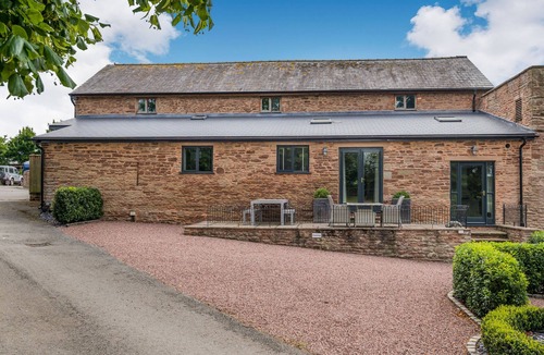 Redbrook Cottage | TEAL BARN ANNEXE, pet friendly, with a garden in St Weonards