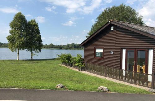 Warton Villa | Tegid Lodge- Pine Lake Resort