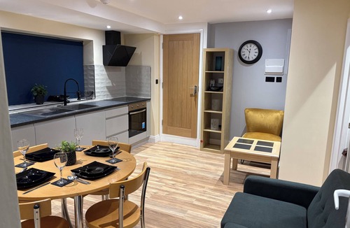 Hemel Hempstead Apartment | Terrific 2-bedroom apartment with WiFi in Hemel Hempstead