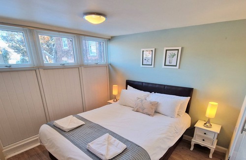 Ivinghoe Cottage | The Barn - an one bedroom (larger) that sleeps 2 guests in 1 bedroom