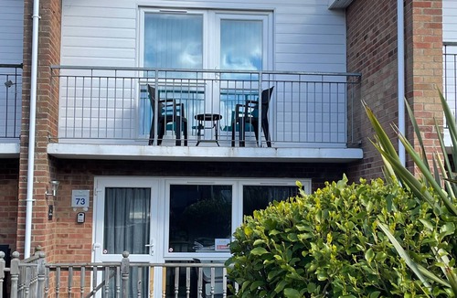Hopton House | The Beach House, Suffolk Coast, Beach access from site & covered heated pool