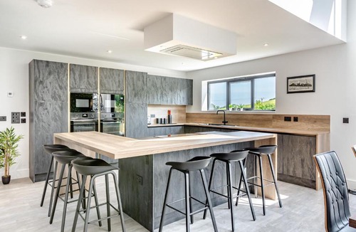 Marldon House | The Black Barn