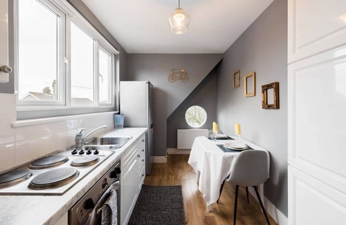 Garston Apartment | The Bluebird - Beautiful one bedroom apartment in Watford
