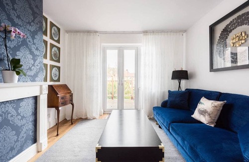 Garston Apartment | The Bluebird - Beautiful one bedroom apartment in Watford