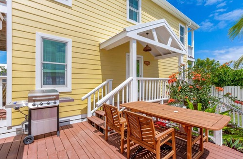 Hope Town Cottage | The Boat House – Where History, Harbor, and Lighthouse Converge