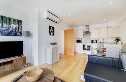 Cathedrals Apartment | The Borough Collection near London Bridge and Borough Market - by Short Stories London