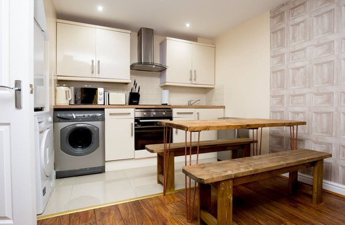 Hope Street House | THE CAPTAINS HOUSE (LOCATION LOCATION)