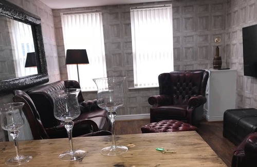 Hope Street House | THE CAPTAINS HOUSE (LOCATION LOCATION)