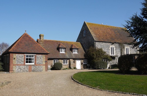 Manston House | The Chapel. A large grade 2 listed property, perfect for families and groups.