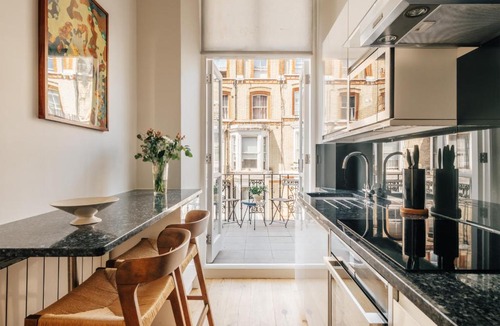 Kensington Apartment | The Cheniston by Nestor