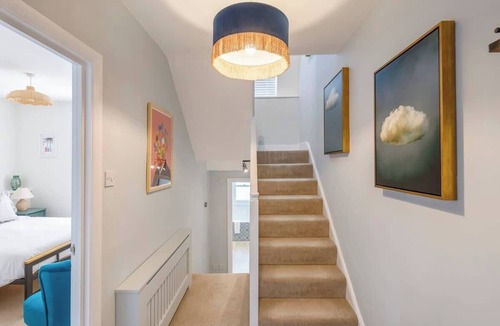 Kemptown Apartment | The Chic Coastal Retreat - 3BD