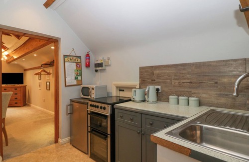 Northway Cottage | THE COACH HOUSE APARTMENT, romantic, with a garden in Bredon