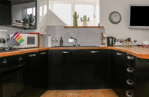 Swanage Apartment | THE COMPASS, open-plan, WiFi, in Swanage