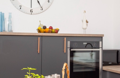 Ipswich House | The Corn Barn - Three Bedroom House, Sleeps 6