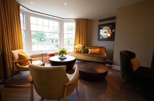 Castle Ashby Hotel | The Falcon Hotel