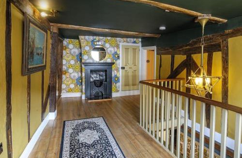 Saffron Walden House | The Famous Harry Potter House, Hot Tub, Cinema Room, Sky TV