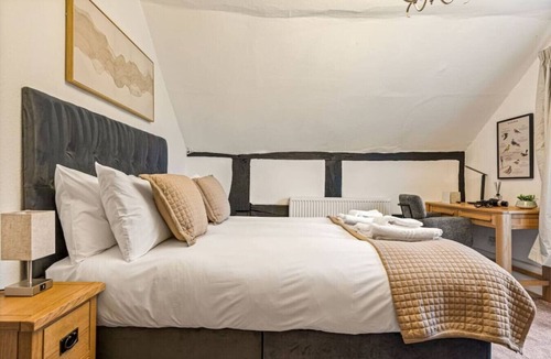 Great Missenden Bed & Breakfast | The George Inn Rooms - Room 5