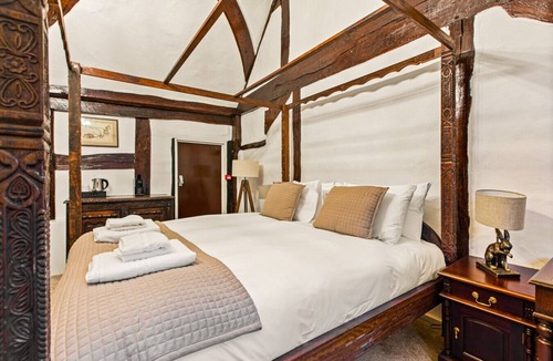 Great Missenden Bed & Breakfast | The George Inn - Room 4