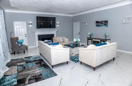 Nassau House | The Grand View Beachfront Villa - Sleeps up 10