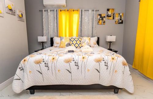 Nassau House | The Grand View Beachfront Villa - Sleeps up 10