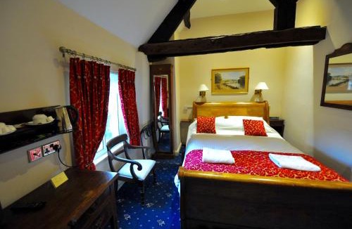 Lutterworth Hotel | The Greyhound Coaching Inn