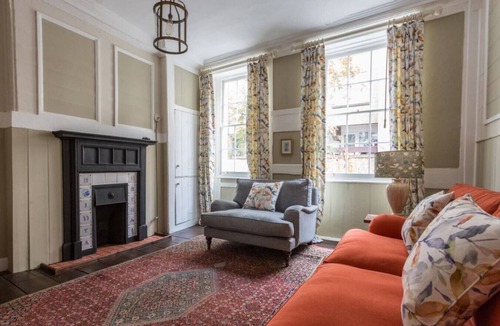 Covent Garden Villa | The Hearts Of Old 3 bedroom in the West End