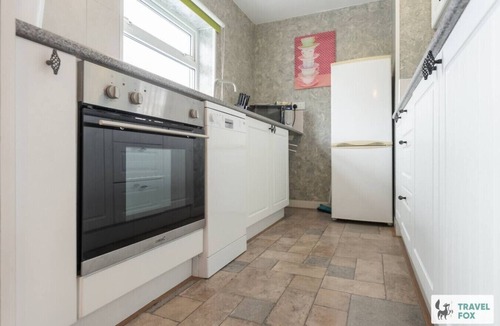 Forsbrook House | The Hereford - with pool table, play barn & more!