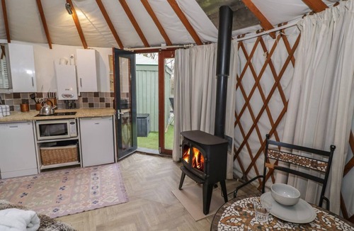Beckford House | The Lakeside Yurt, Beckford