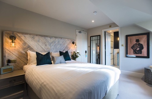 Duxford Hotel | The Lodge Duxford