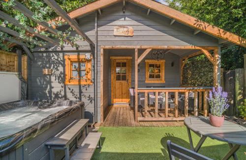 Bisterne House | The Lodge - Uk50409