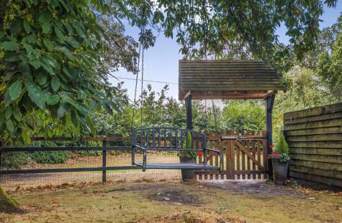 Bisterne House | The Lodge - Uk50409