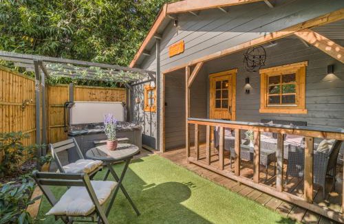 Bisterne House | The Lodge - Uk50409