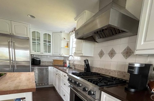 Marsh Harbour House | The Lookout House Large 5-bedroom home with stunning views on the Sea of Abaco