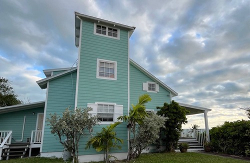 Marsh Harbour House | The Lookout House Large 5-bedroom home with stunning views on the Sea of Abaco