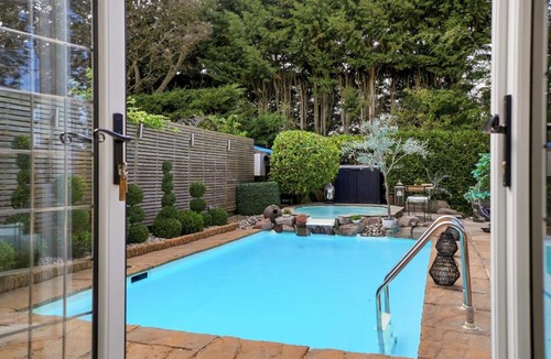 Westoning House | The Luxe Pool House, Westoning