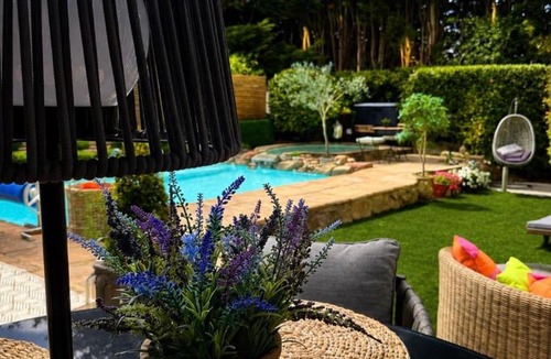 Westoning House | The Luxe Pool House, Westoning