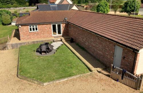 Stowmarket Villa | The Oaks Stable cottage