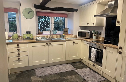 Meathop Cottage | THE OLD FARMHOUSE AT BRACKENTHWAITE FARM, pet friendly in Arnside