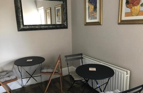 Whaddon Hotel | The Old Ham Tree